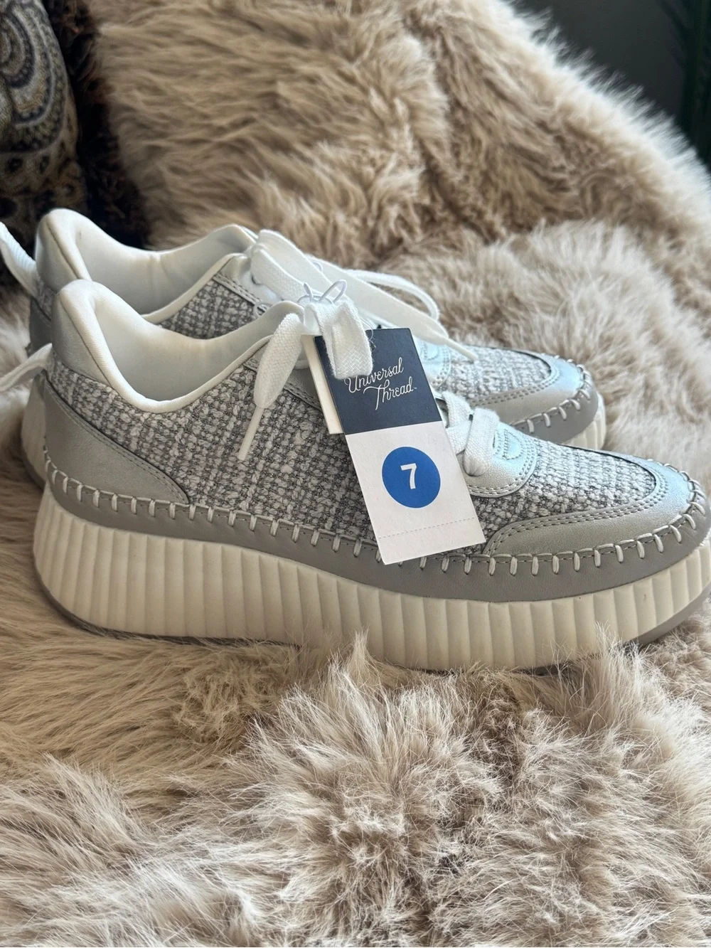 NWT Universal Thread Women's Persephone Sneakers in silver size 7